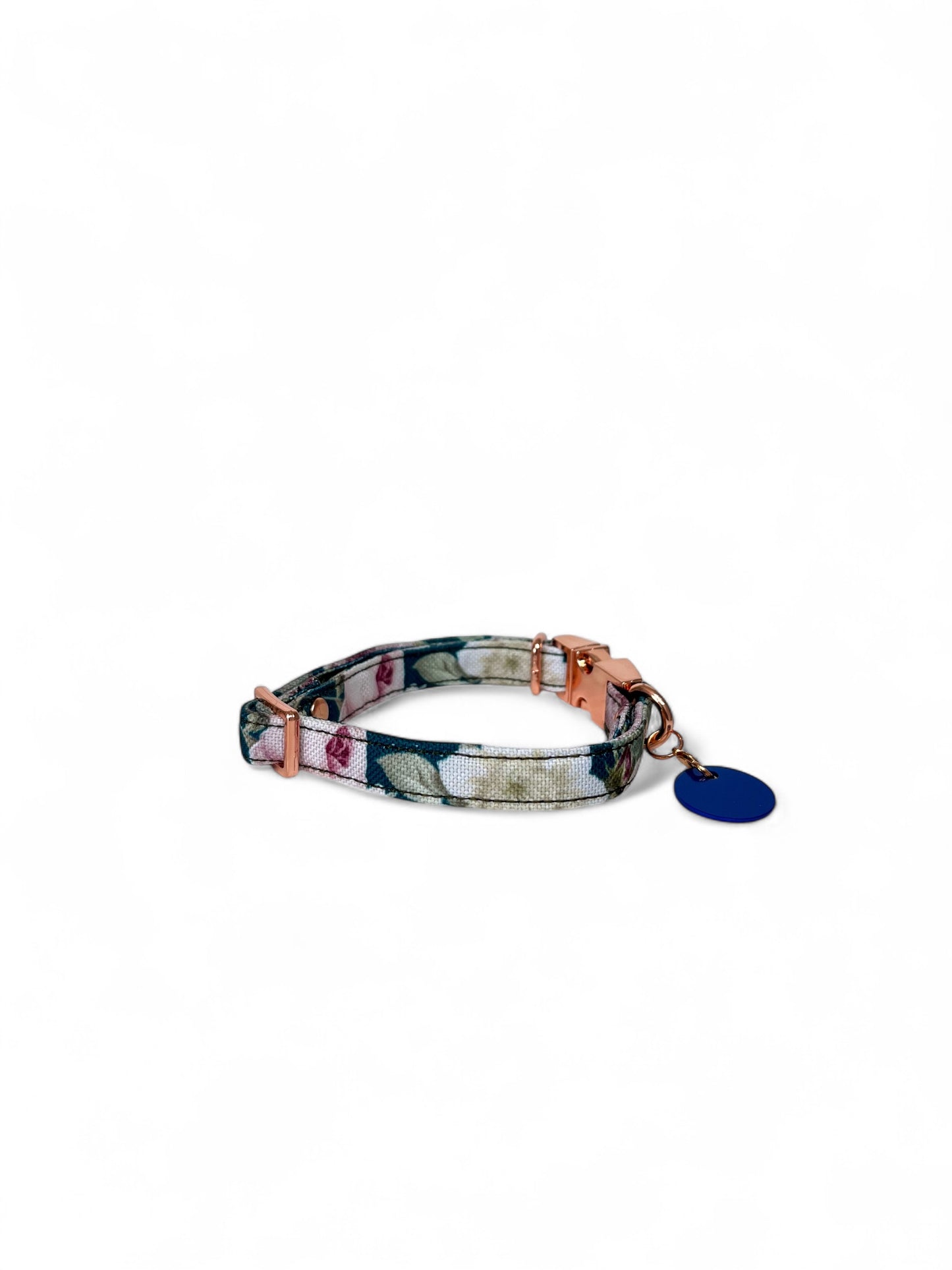 Cat collar with ID tag "rose garden"