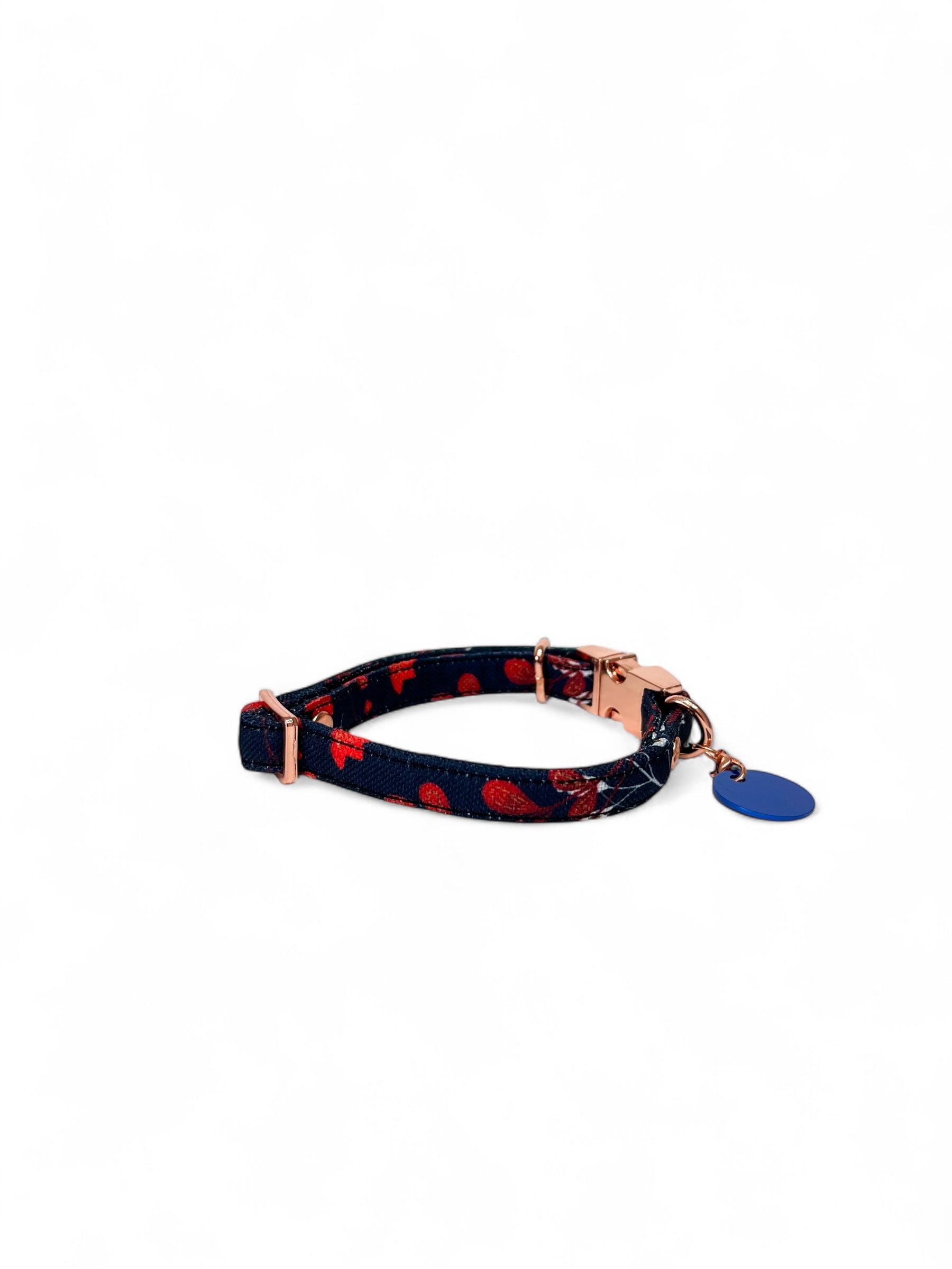 Cat collar with id tag "winter forest"