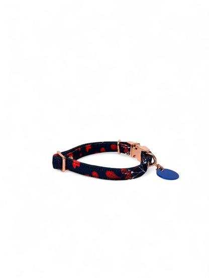 Cat collar with id tag "winter forest"