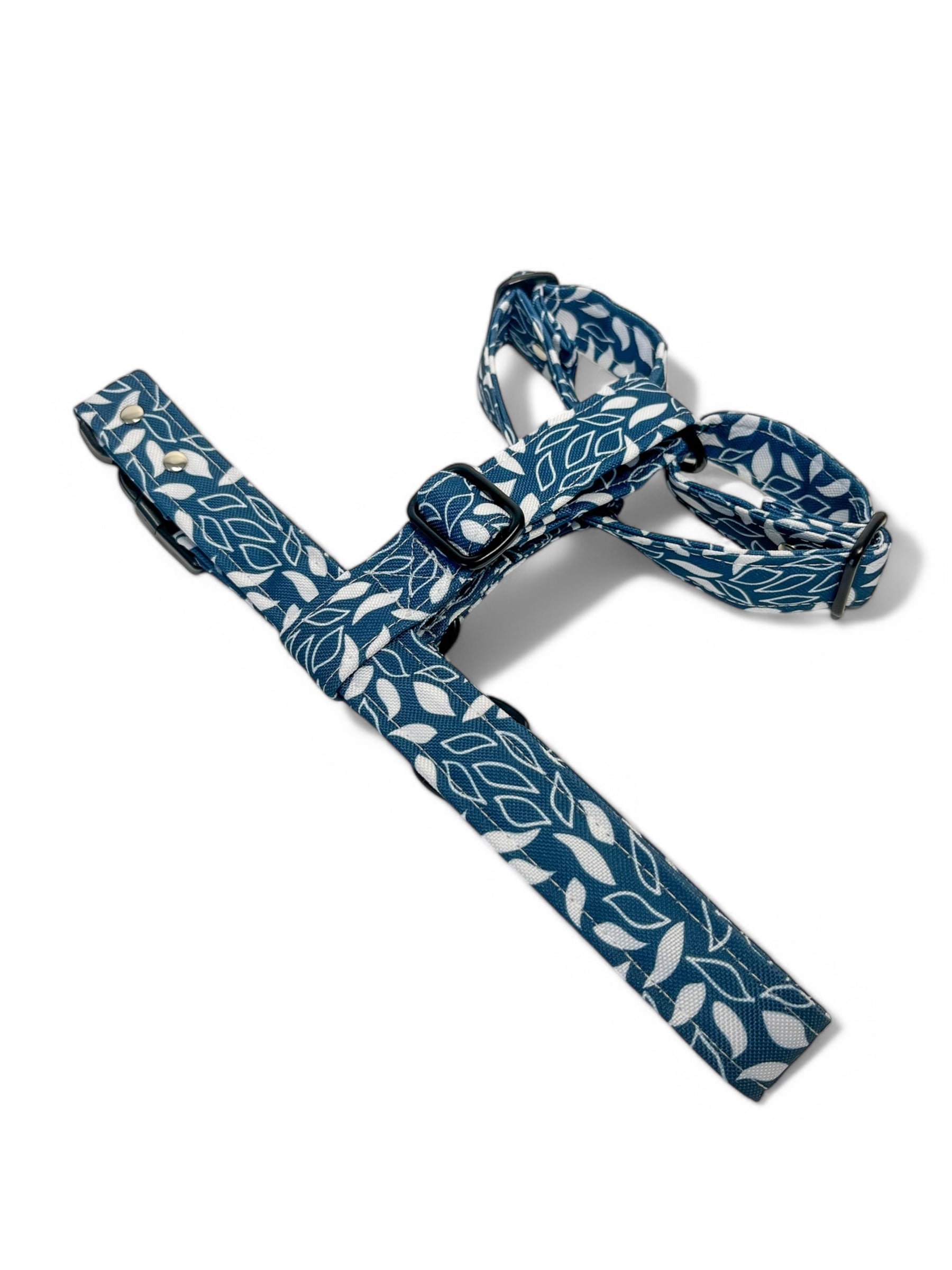 Dog harness "leaves on navy blue"