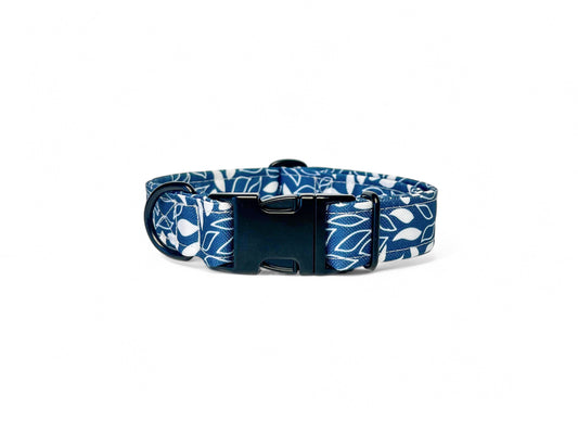 Personalised dog collar "leaves on navy blue"