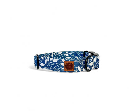 Personalised dog collar "leaves on navy blue"